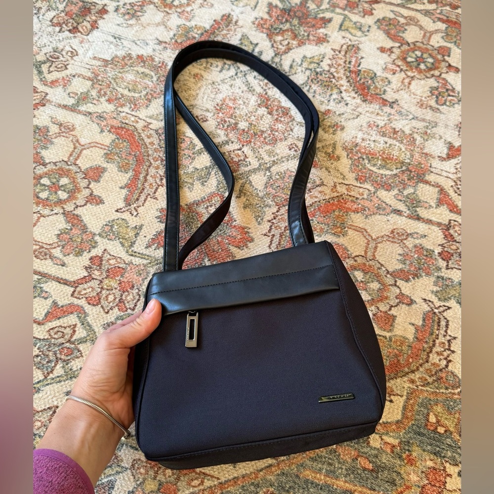 Vintage Nine West canvas & leather shoulder bag with long straps #Y2K #timeless